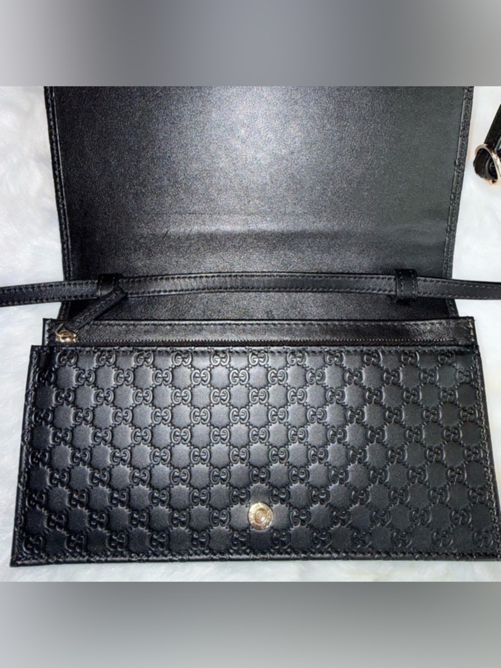Gucci Microguccissima Crossbody Wallet - Picture 5 of 14